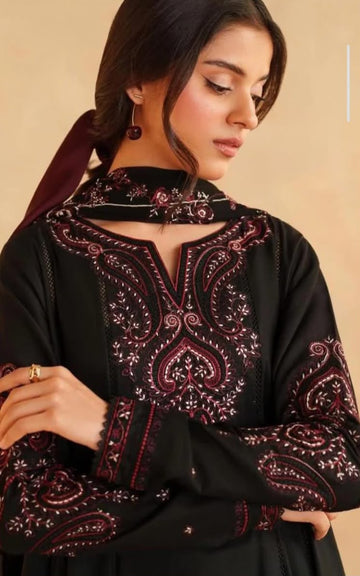 Summer in Saudi Arabia? Here's How to Dress Cool, Modest, and Stylish