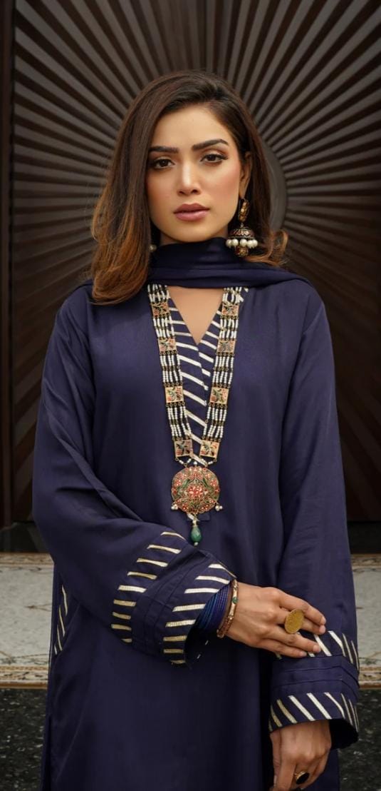 Lightweight chiffon dupatta paired with silk viscose Pakistani 3 piece outfit