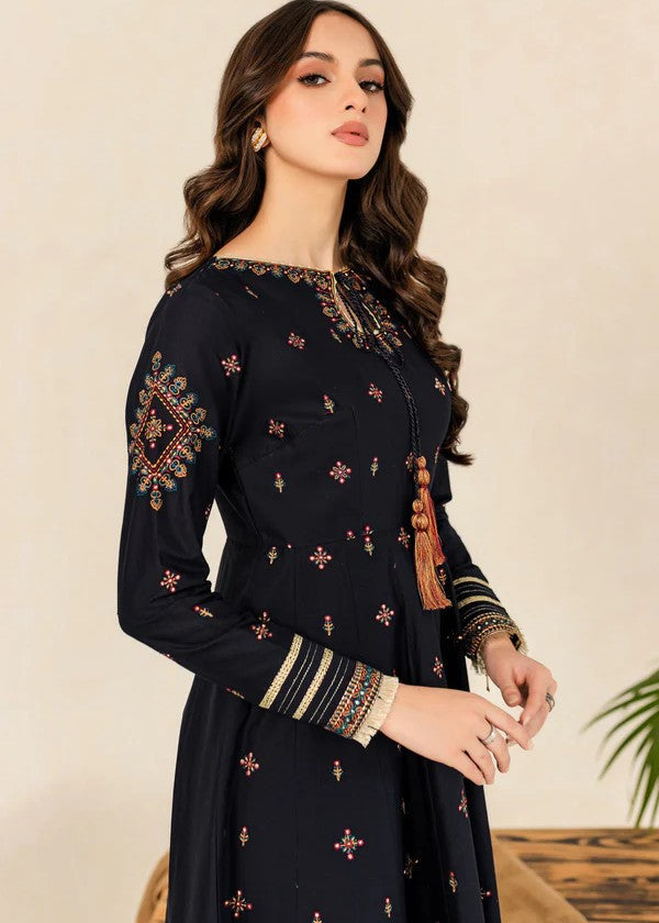 Close-up view of intricate embroidery on Pakistani 12 panel frock
