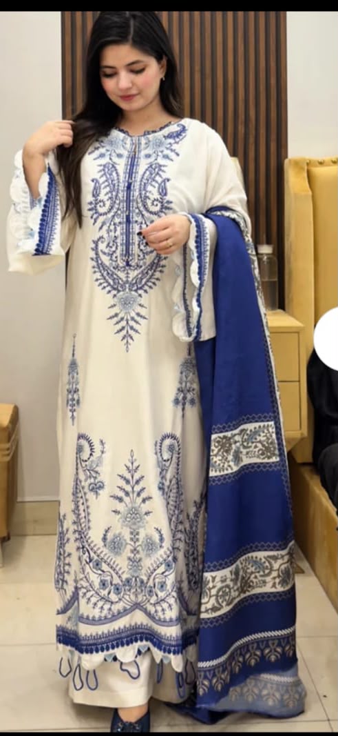 3-piece embroidered dress - Pakistani party wear Saudi Arabia