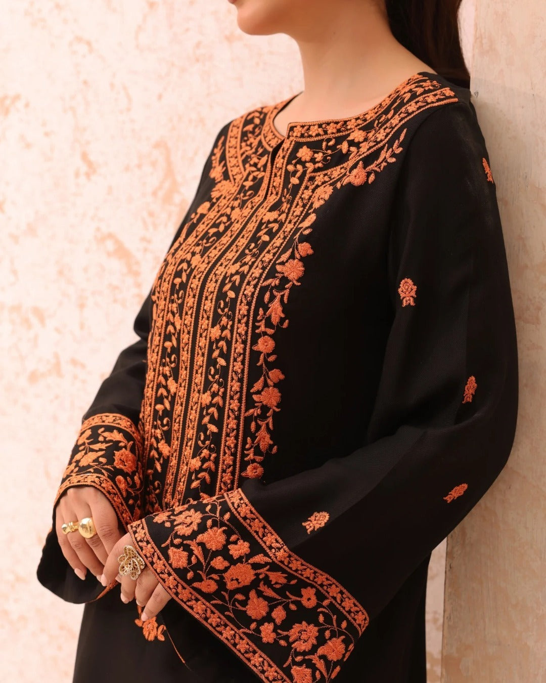 Black Embroidered Dhanak Linen 2-Piece Kurta Set